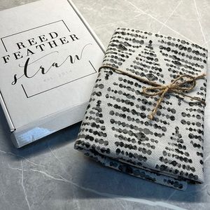 Reed Feather Accent pillow cover New 19 x 19